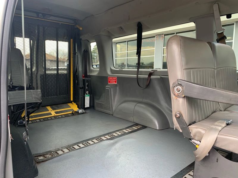 Used 2007 Ford E-350 - photo 32