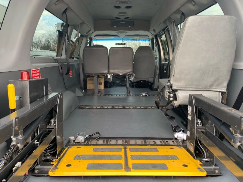 Used 2007 Ford E-350 - photo 45