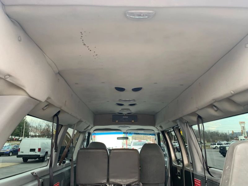 Used 2007 Ford E-350 - photo 46