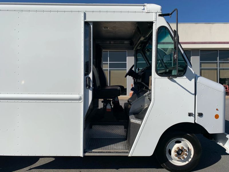 Used 2014 Ford E-350 - photo 18