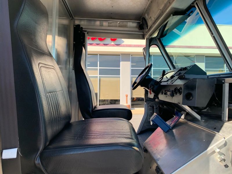 Used 2014 Ford E-350 - photo 20