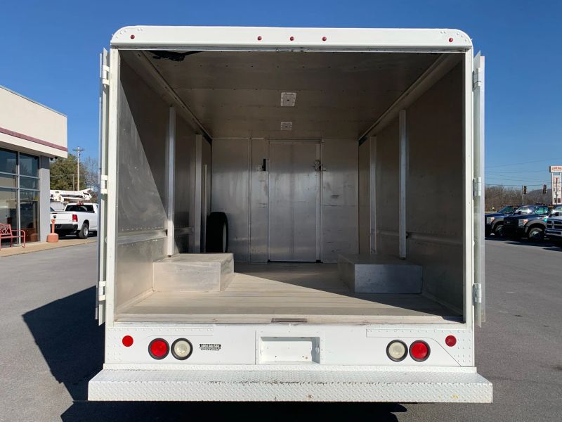 Used 2014 Ford E-350 - photo 21