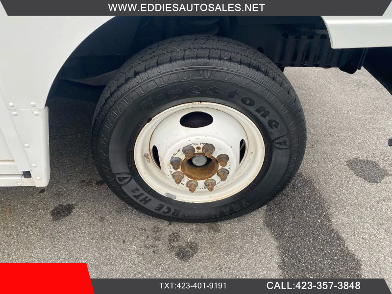 Used 2013 Ford E-350 - photo 29
