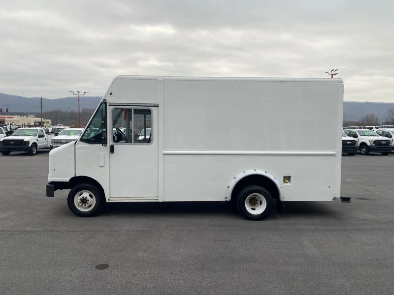 Used 2013 Ford E-350 - photo 7