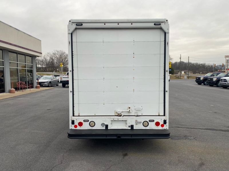 Used 2013 Ford E-350 - photo 8