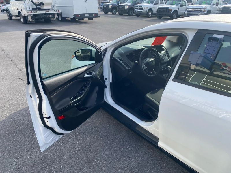 Used 2017 Ford Focus - photo 9