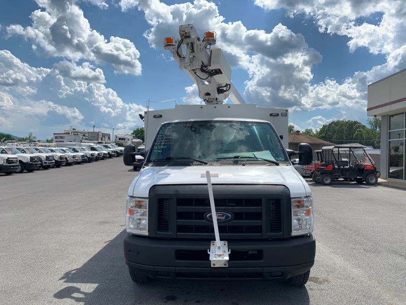 Used 2018 Ford E-350 - photo 5