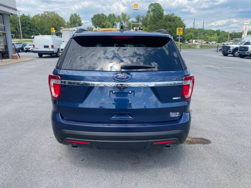 Used 2016 Ford Explorer - photo 2
