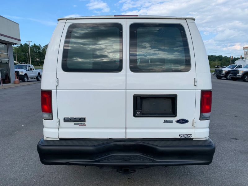 Used 2012 Ford E-250 - photo 2