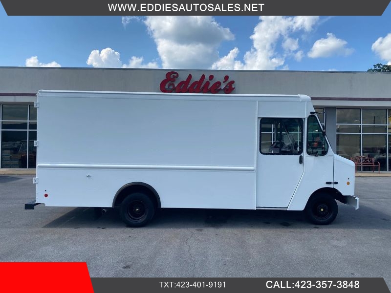Used 2017 Ford E-350 - photo 1