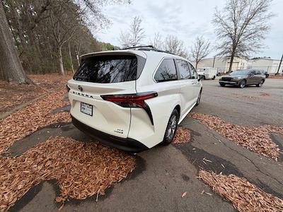 Used 2021 Toyota Sienna XLE Minivan for sale #AFB00367A - photo 2