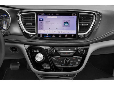 Used 2023 Chrysler Pacifica - photo 1