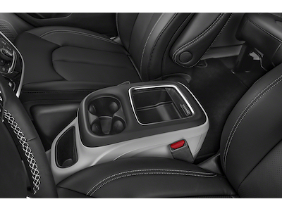 Used 2023 Chrysler Pacifica - photo 1