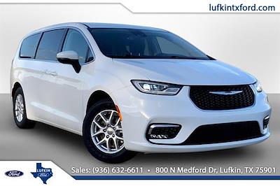 Used 2023 Chrysler Pacifica - photo 1