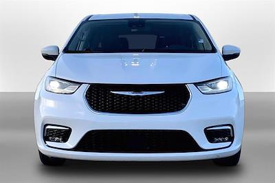 Used 2023 Chrysler Pacifica - photo 1