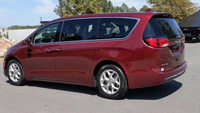 2018 Chrysler Pacifica FWD Minivan for sale #13C8516A - photo 2