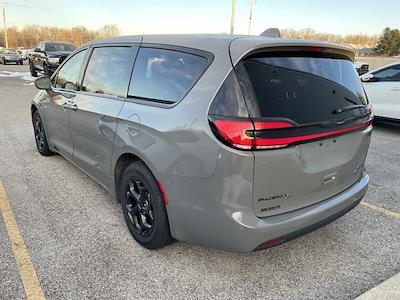 2022 Chrysler Pacifica FWD, Minivan for sale #K04704 - photo 2