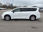 Used 2025 Chrysler Pacifica Select Minivan thumbnail 6