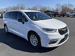 Used 2025 Chrysler Pacifica Select Minivan for sale #K05043 - photo 3