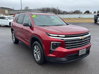 Used 2025 Chevrolet Traverse - photo 1