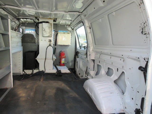 Used 2001 Ford E-350 - photo 8