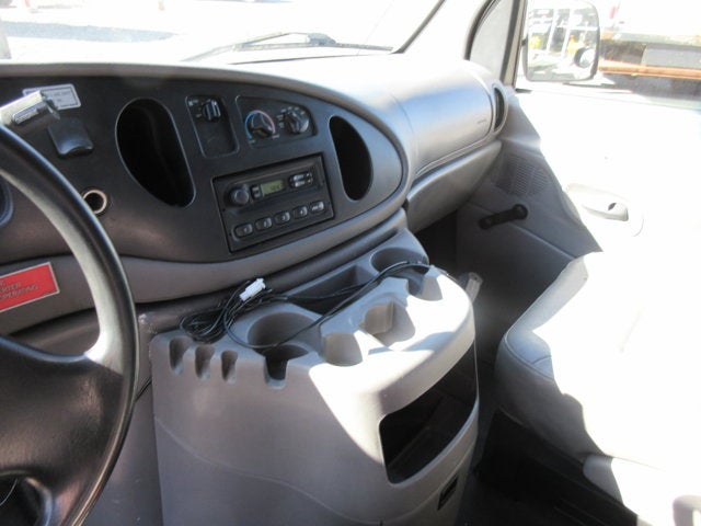 Used 2001 Ford E-350 - photo 11