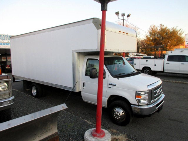 Used 2014 Ford E-350 - photo 5