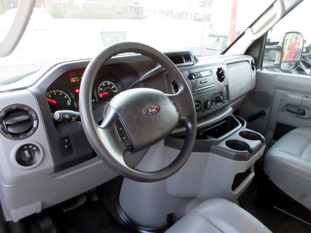 Used 2014 Ford E-350 - photo 9