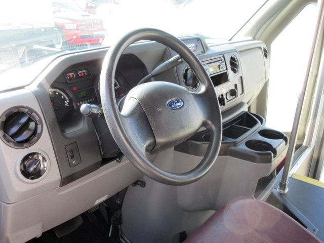 Used 2017 Ford E-350 - photo 8