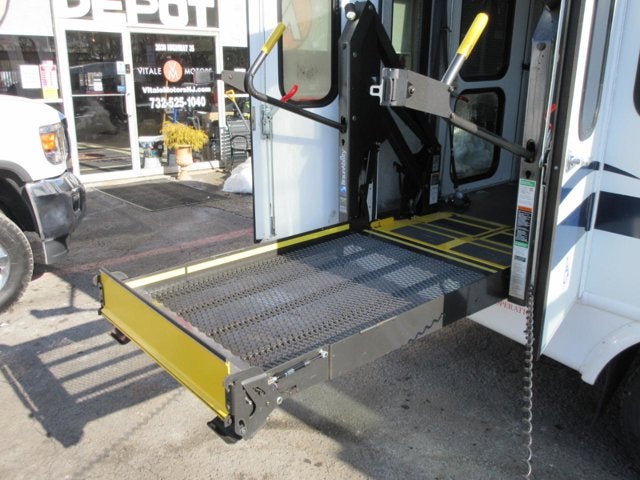 Used 2017 Ford E-350 - photo 27