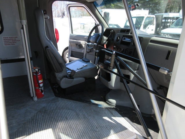 Used 2013 Ford E-350 - photo 20