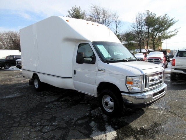 Used 2017 Ford E-350 - photo 5