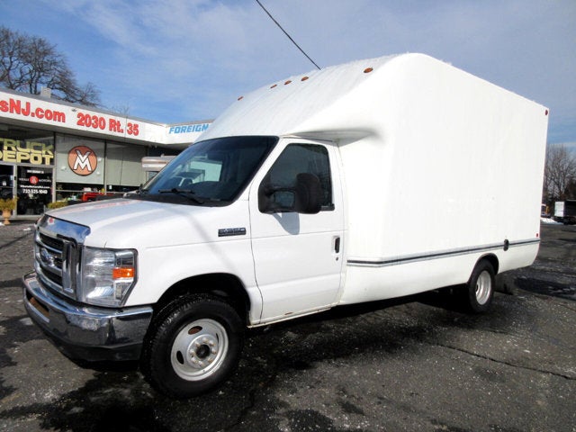 Used 2017 Ford E-350 - photo 6