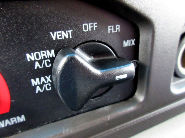 Used 2017 Ford E-350 - photo 16