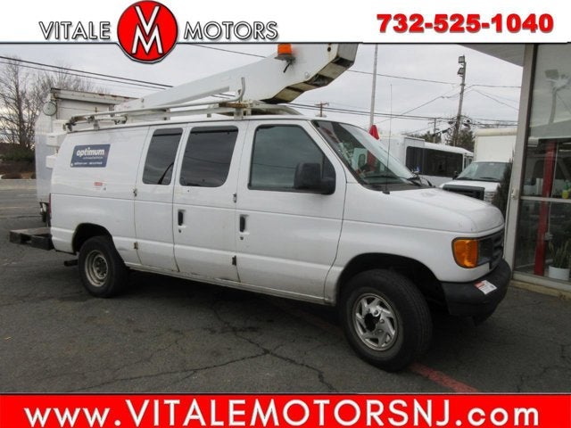 Used 2007 Ford E-350 - photo 1