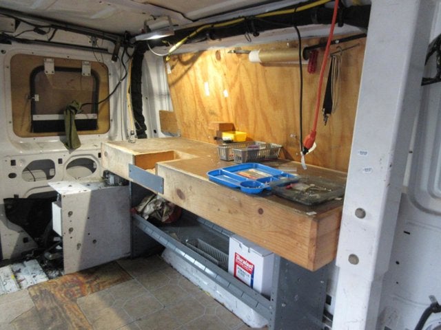 Used 2007 Ford E-350 - photo 5