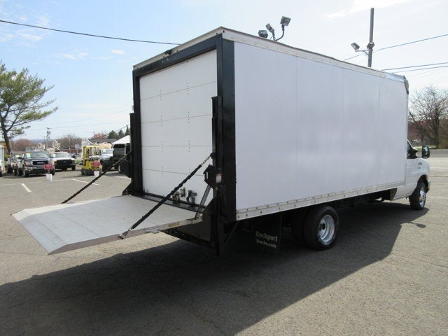 Used 2015 Ford E-350 - photo 2