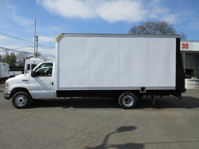 Used 2015 Ford E-350 - photo 5