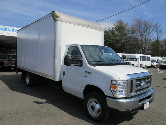 Used 2015 Ford E-350 - photo 1