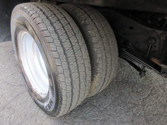 Used 2015 Ford E-350 - photo 33