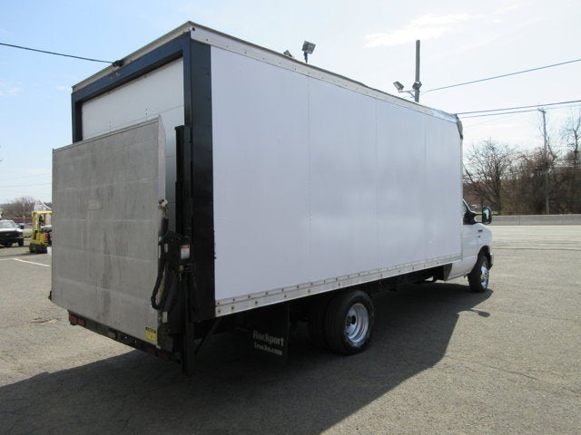 Used 2015 Ford E-350 - photo 8
