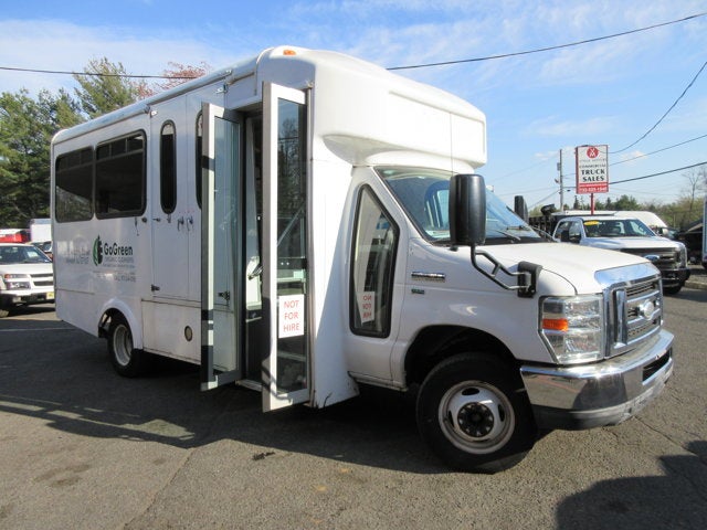Used 2014 Ford E-350 - photo 2