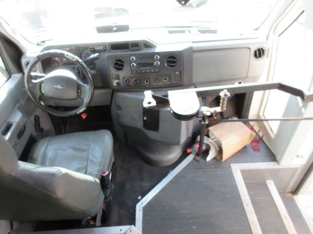 Used 2014 Ford E-350 - photo 13