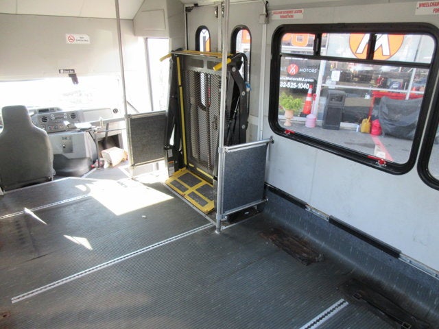 Used 2014 Ford E-350 - photo 11
