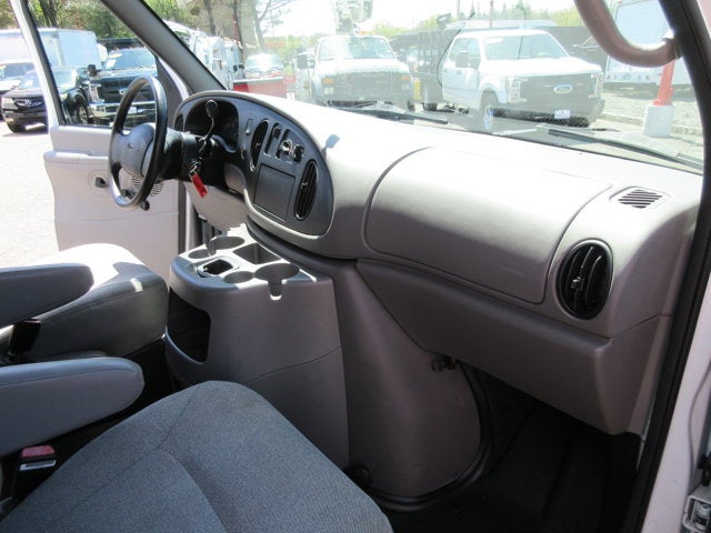 Used 2001 Ford E-450 - photo 12