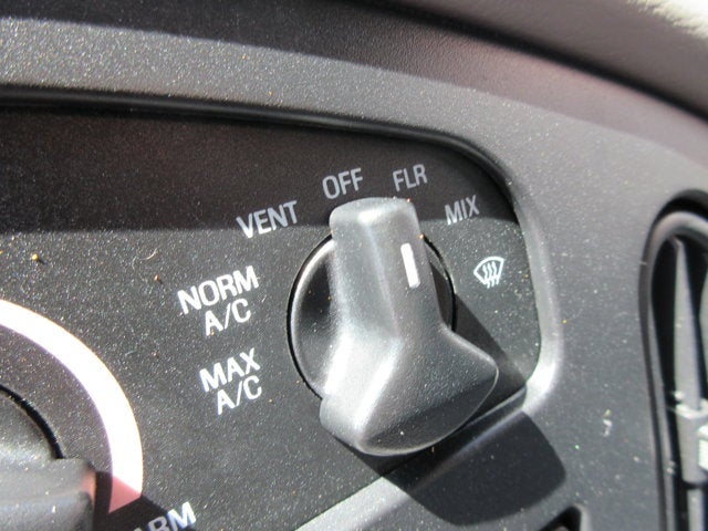 Used 2001 Ford E-450 - photo 19