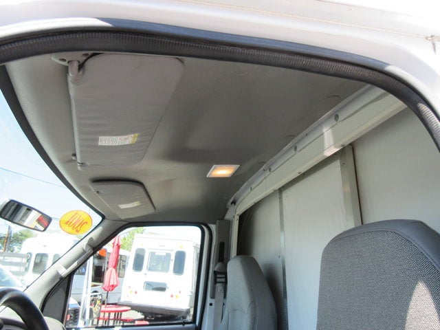 Used 2001 Ford E-450 - photo 23