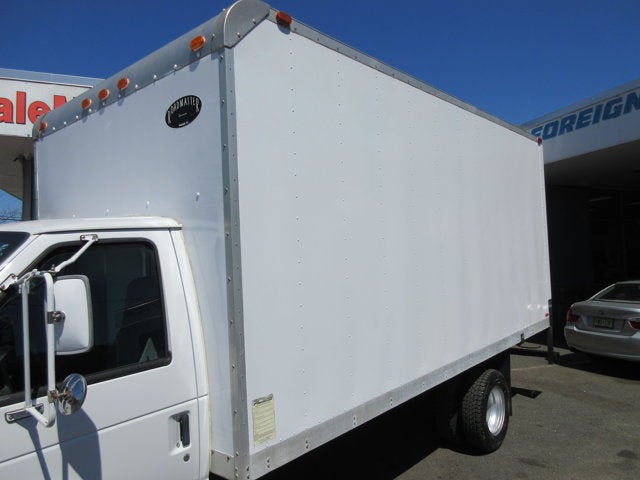 Used 2001 Ford E-450 - photo 32