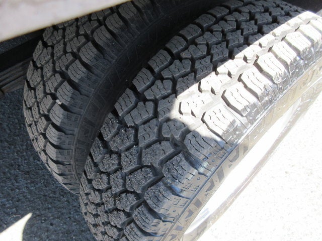 Used 2001 Ford E-450 - photo 40