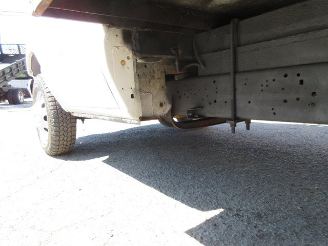 Used 2001 Ford E-450 - photo 44